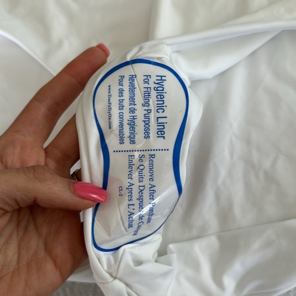 Soluna Shell One-Piece Swimsuit, White, Size X-Large, $148 - Picture 9 of 12